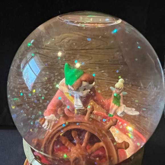 Disney Red and White Snow globePeter Pan and Tinker bell - Picture 8 of 8